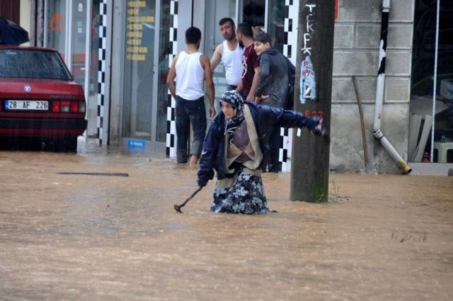 Trabzon'da sel felaketi: 2 ölü