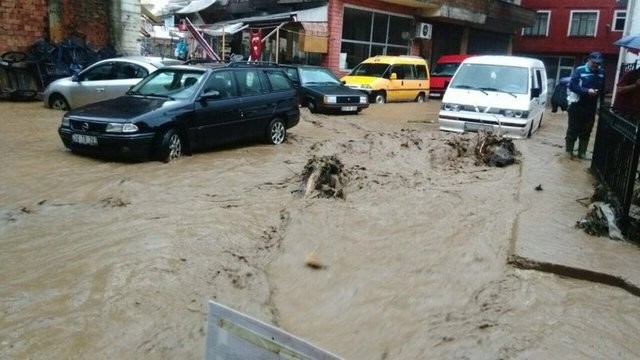 Trabzon'da sel felaketi: 2 ölü