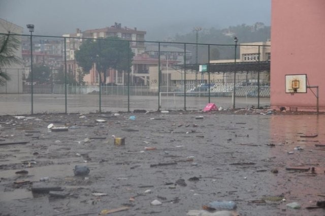 Trabzon'da sel felaketi: 2 ölü