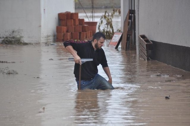 Trabzon'da sel felaketi: 2 ölü