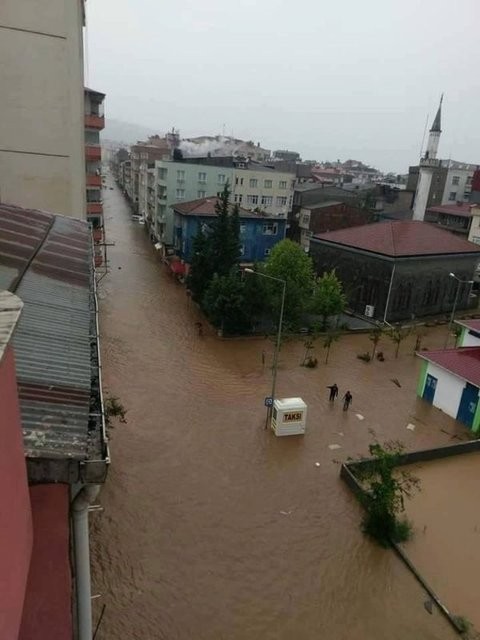 Trabzon'da sel felaketi: 2 ölü