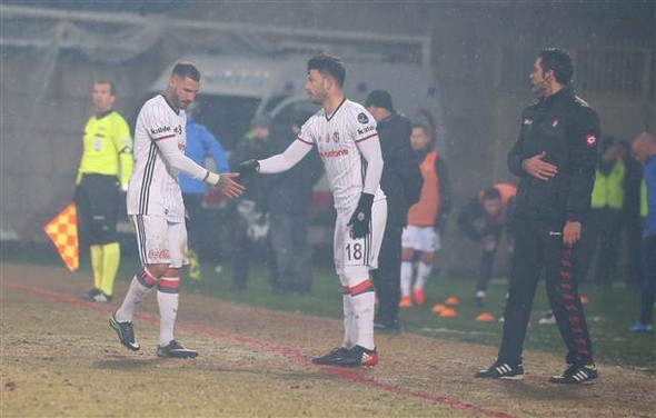 Quaresma'dan oyundan çıkarken şok tepki