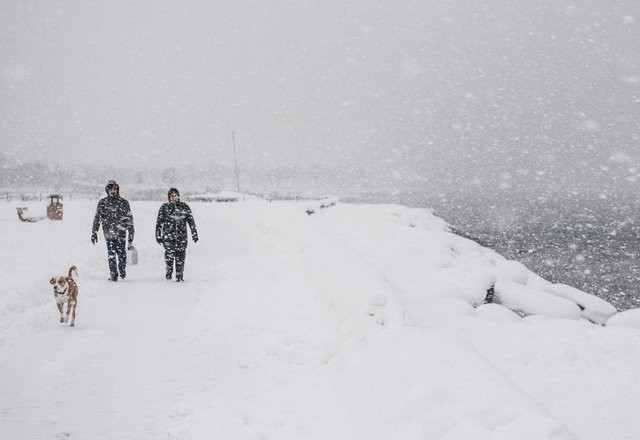 İstanbul'da lapa lapa kar yağıyor