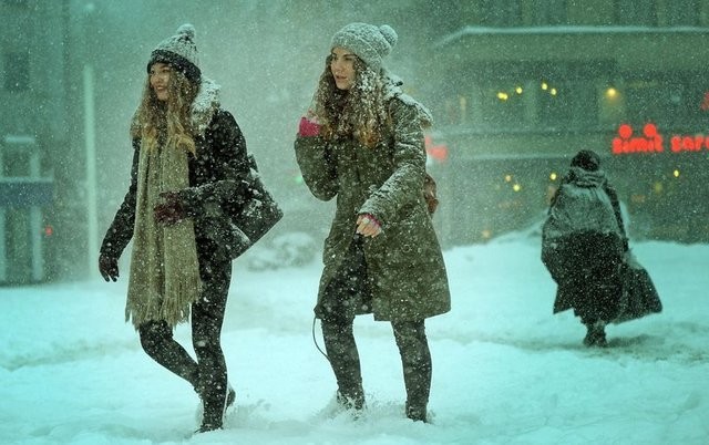 İstanbul'da lapa lapa kar yağıyor