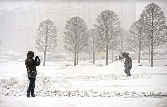 İstanbul'da lapa lapa kar yağıyor