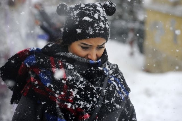 İstanbul'da lapa lapa kar yağıyor