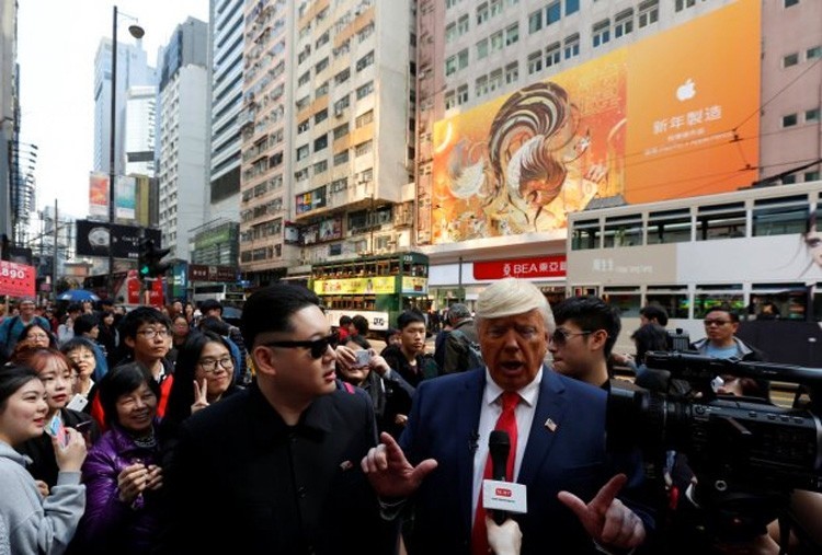 Trump ve Kim Jong Un nasıl bir araya geldi?