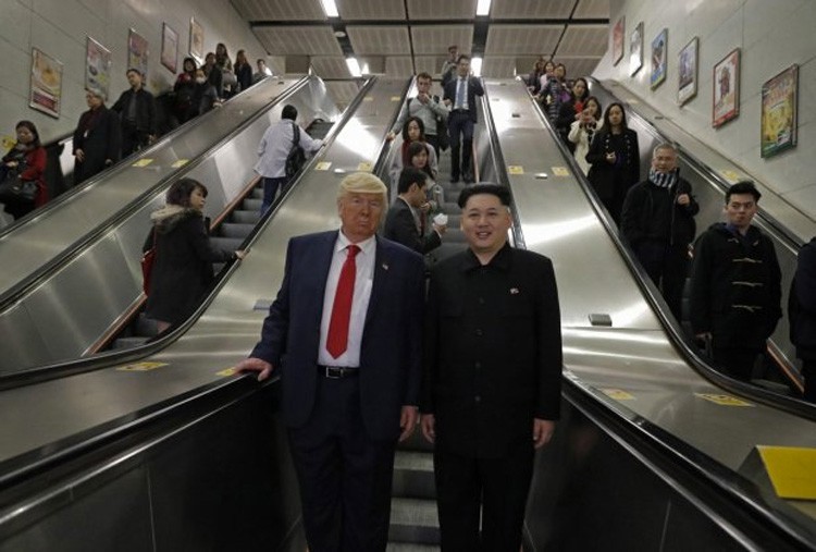 Trump ve Kim Jong Un nasıl bir araya geldi?