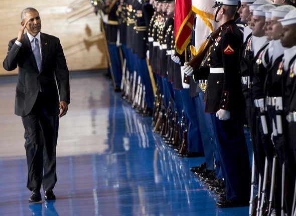 Obama’nın veda konuşması sırasında acı olay!