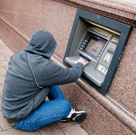 İşte dünyanın en enteresan ATM'leri!