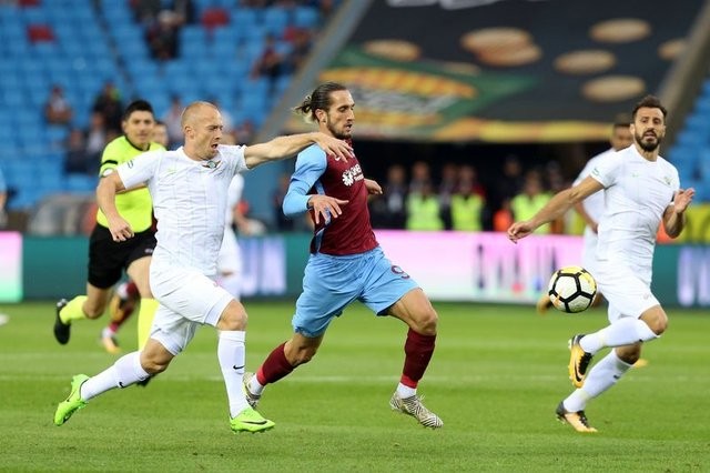 Trabzonspor taraftarlarından Ersun Yanal'a tepki