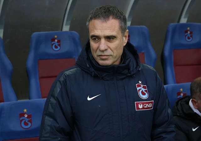 Trabzonspor taraftarlarından Ersun Yanal'a tepki