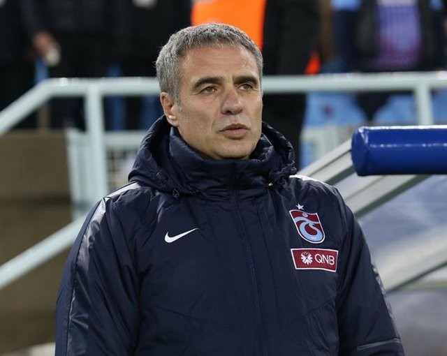 Trabzonspor taraftarlarından Ersun Yanal'a tepki