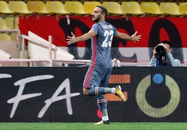 Cenk Tosun Monaco'ya attığı 2 golle sosyal medyayı salladı