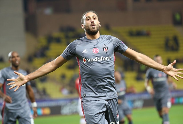 Cenk Tosun Monaco'ya attığı 2 golle sosyal medyayı salladı