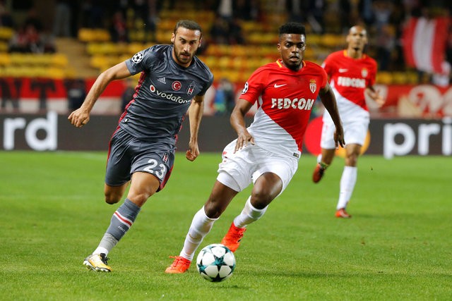 Cenk Tosun Monaco'ya attığı 2 golle sosyal medyayı salladı