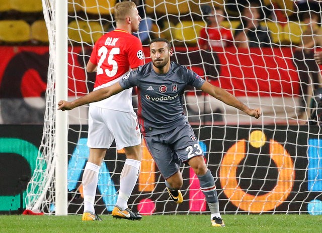 Cenk Tosun Monaco'ya attığı 2 golle sosyal medyayı salladı