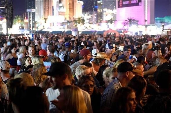 Las Vegas'taki konsere silahlı saldırıdan ilk görüntüler