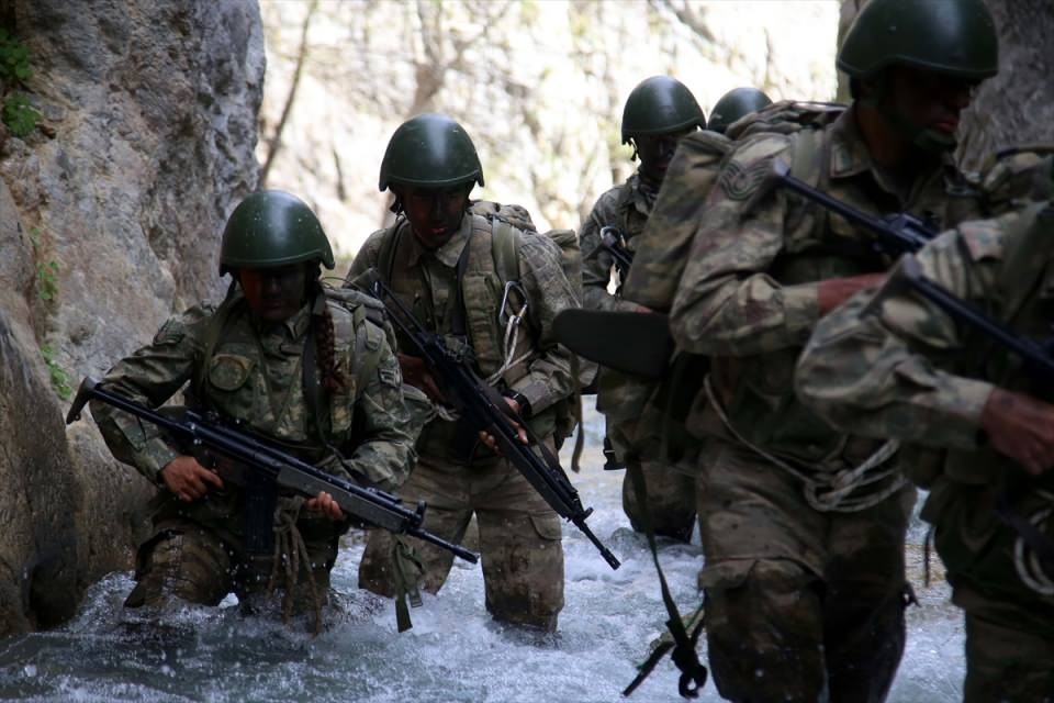 Kadın astsubay adayları eğitimlere başladı! İşte o görüntüler