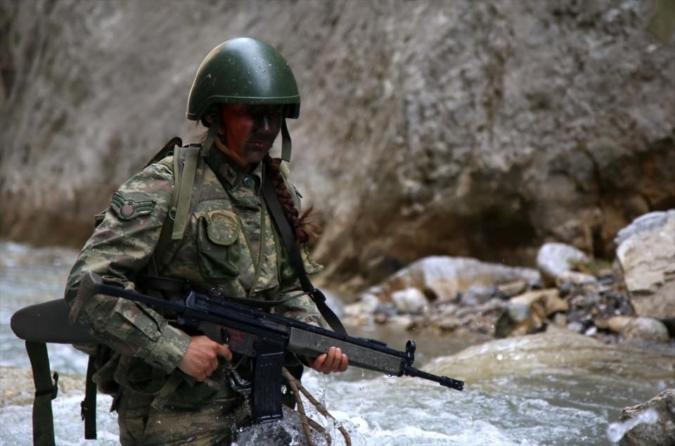 Kadın astsubay adayları eğitimlere başladı! İşte o görüntüler