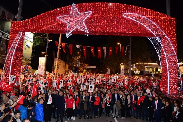 Cumhuriyet Bayramı kutlamaları gece zirve yaptı