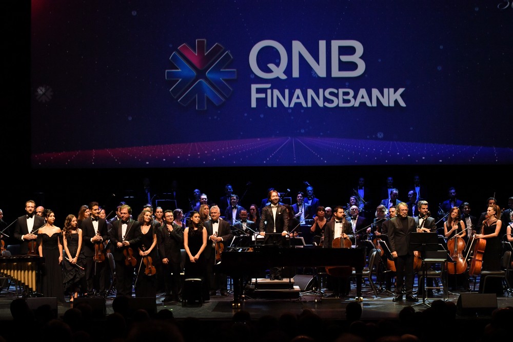 QNB Finansbank’ın 30. yıl kutlamasında genç yetenek’lerden müzik ziyafeti