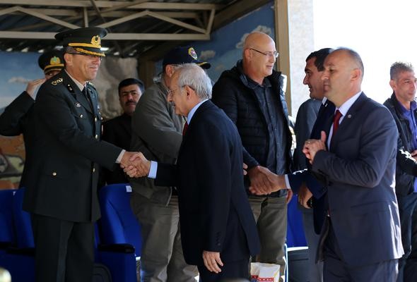  Kemal Kılıçdaroğlu oğlunun yemin törenine katıldı