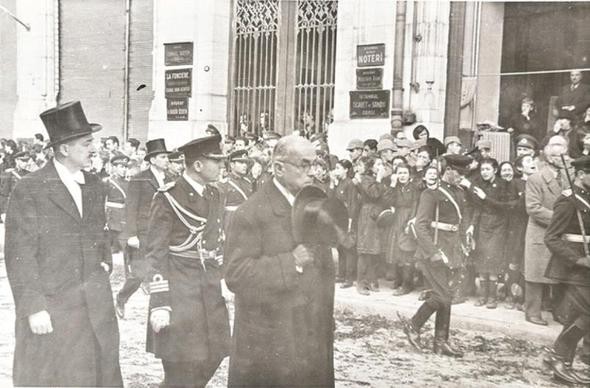 Atatürk'ün cenaze töreni görüntüleri: Bir millet kurtarıcısına ağlıyor