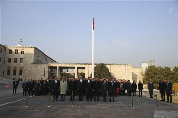 Saat 09.05... Tüm Türkiye'de hayat durdu