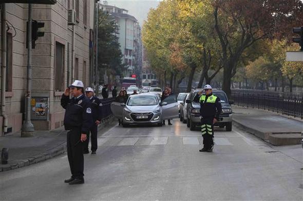 Saat 09.05... Tüm Türkiye'de hayat durdu