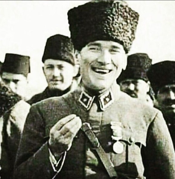 Ünlüler ulu önder Atatürk'ü böyle andı