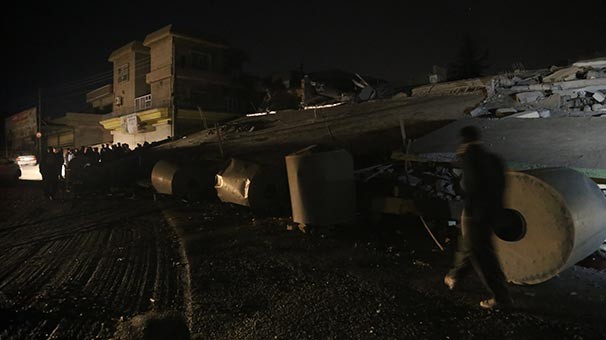 Irak-İran sınırındaki depremden yürek burkan kareler