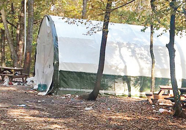 Belgrad Ormanı'nda kumar çadırı basıldı