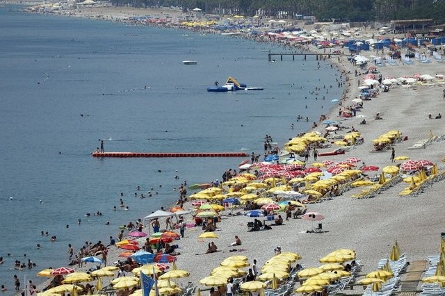 Antalya'ya 10 ayda 9.5 milyon turist geldi