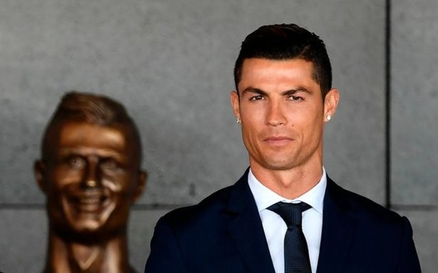 Cristiano Ronaldo'nun bir büstü daha yapıldı! Bu sefer benzedi