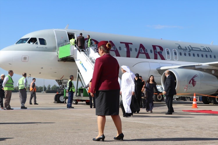 Katar'dan Adana'ya gelen ilk uçak törenle karşılandı