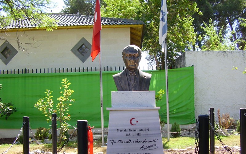 Atatürk 28 ülkede