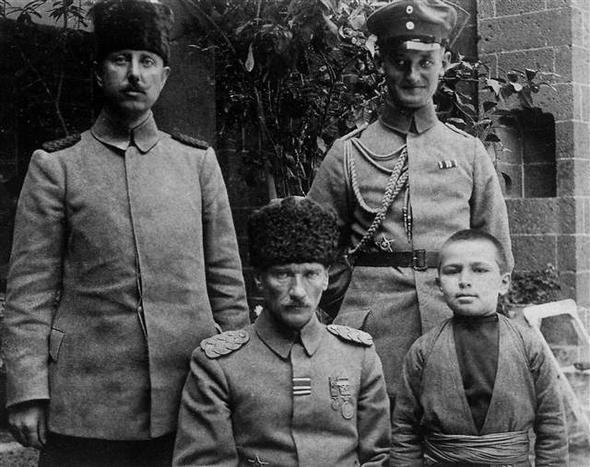 Genelkurmay arşivinden Atatürk'ün az bilinen fotoğrafları