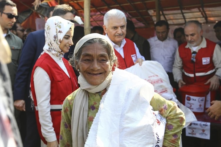 Yıldırım'dan Arakanlı Müslümanların Yaşadığı Kampa Ziyaret! İşte o kareler...