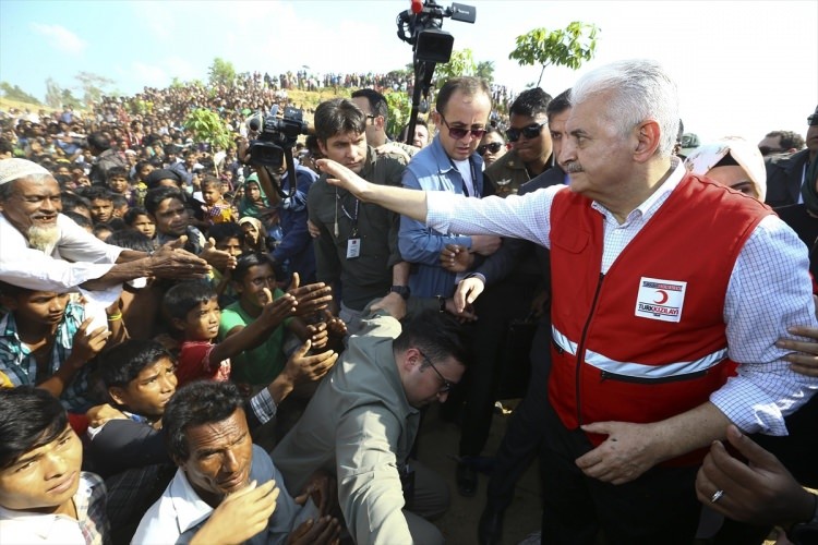 Yıldırım'dan Arakanlı Müslümanların Yaşadığı Kampa Ziyaret! İşte o kareler...