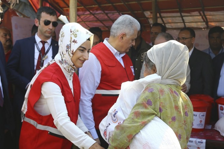 Yıldırım'dan Arakanlı Müslümanların Yaşadığı Kampa Ziyaret! İşte o kareler...