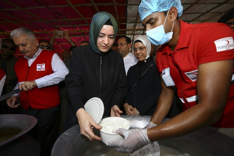 Yıldırım'dan Arakanlı Müslümanların Yaşadığı Kampa Ziyaret! İşte o kareler...