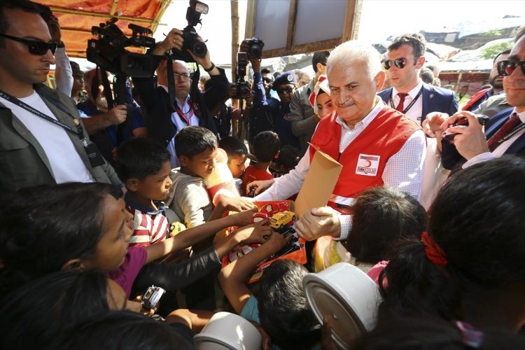 Yıldırım'dan Arakanlı Müslümanların Yaşadığı Kampa Ziyaret! İşte o kareler...