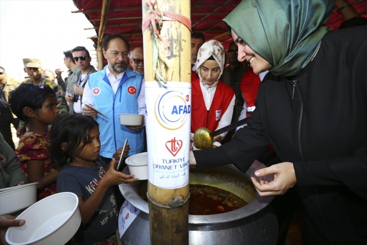 Yıldırım'dan Arakanlı Müslümanların Yaşadığı Kampa Ziyaret! İşte o kareler...