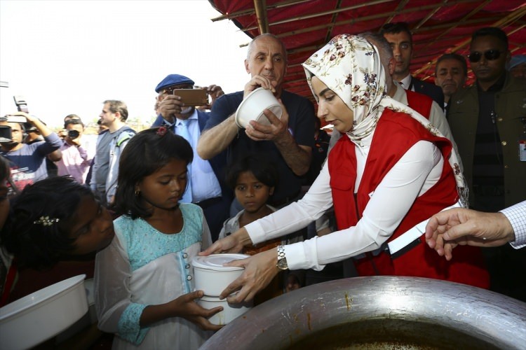 Yıldırım'dan Arakanlı Müslümanların Yaşadığı Kampa Ziyaret! İşte o kareler...