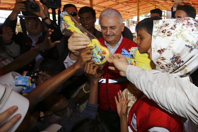 Yıldırım'dan Arakanlı Müslümanların Yaşadığı Kampa Ziyaret! İşte o kareler...