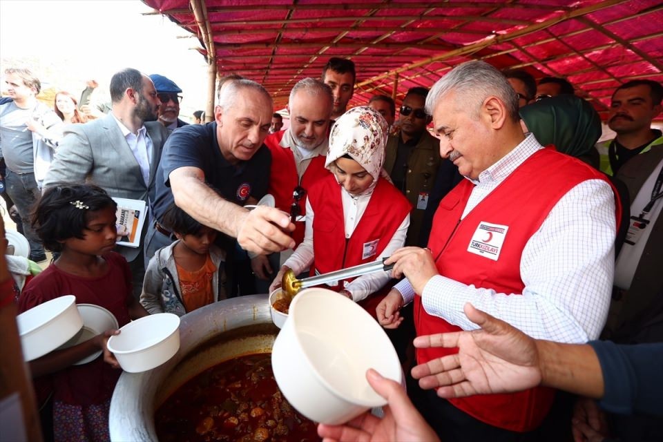 Yıldırım'dan Arakanlı Müslümanların Yaşadığı Kampa Ziyaret! İşte o kareler...