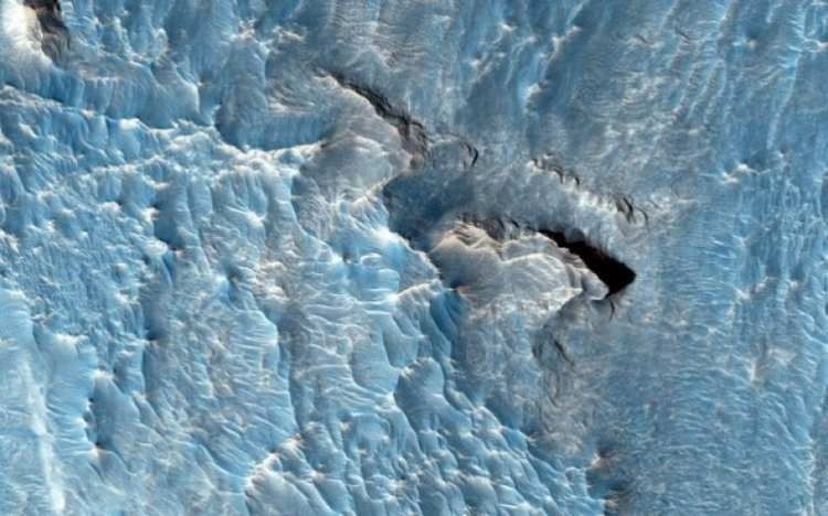 NASA Mars'ta yüksek çözünürlükte çekmiş olduğu fotoğrafları yayınladı