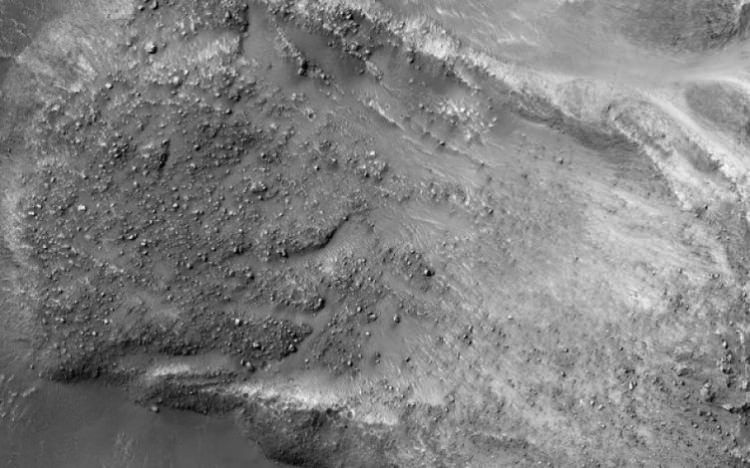 NASA Mars'ta yüksek çözünürlükte çekmiş olduğu fotoğrafları yayınladı