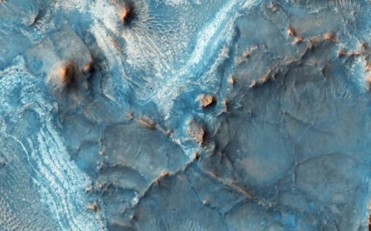 NASA Mars'ta yüksek çözünürlükte çekmiş olduğu fotoğrafları yayınladı